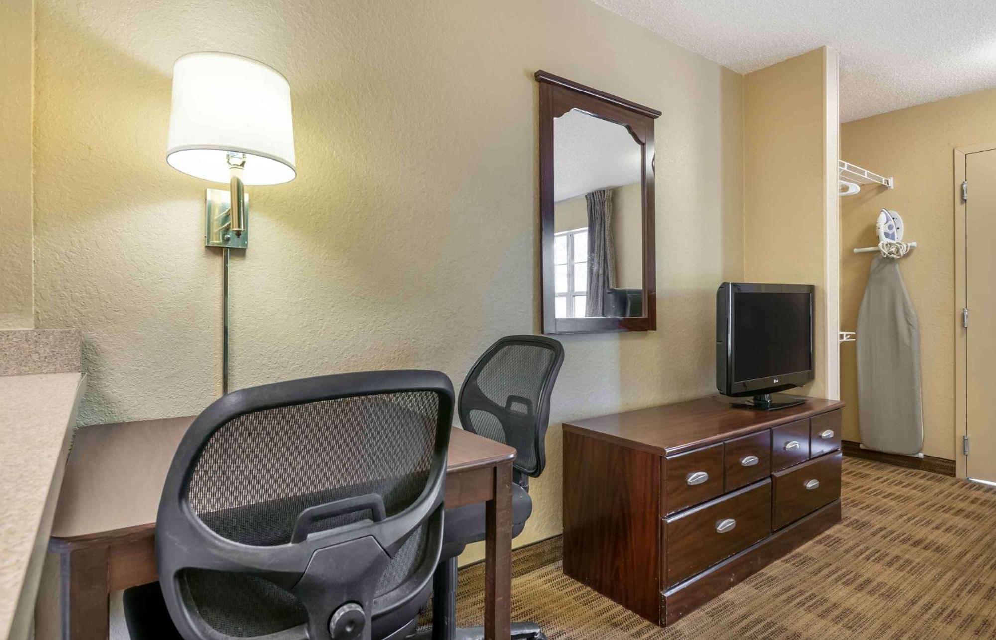 Extended Stay America Select Suites - Gainesville - I-75 Екстериор снимка